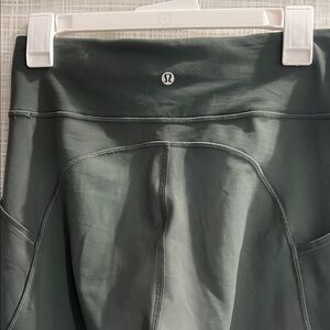 Lululemon Invigorate High-Rise Crop 23” Everlux Green Leggings Size 8 Pockets